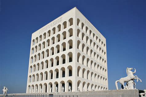 fendi al colosseo quadrato opere di penone|colosseo quadrato mussolini.